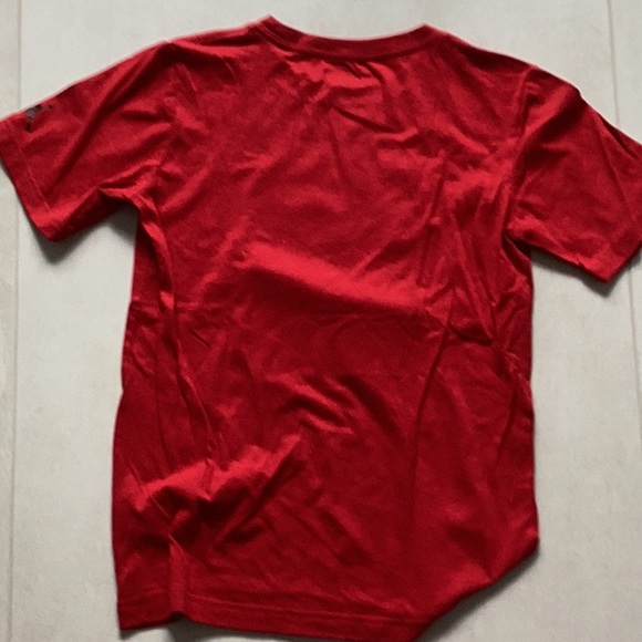 Air Jordan Red t-shirt size 12 youth - Picture 3 of 4